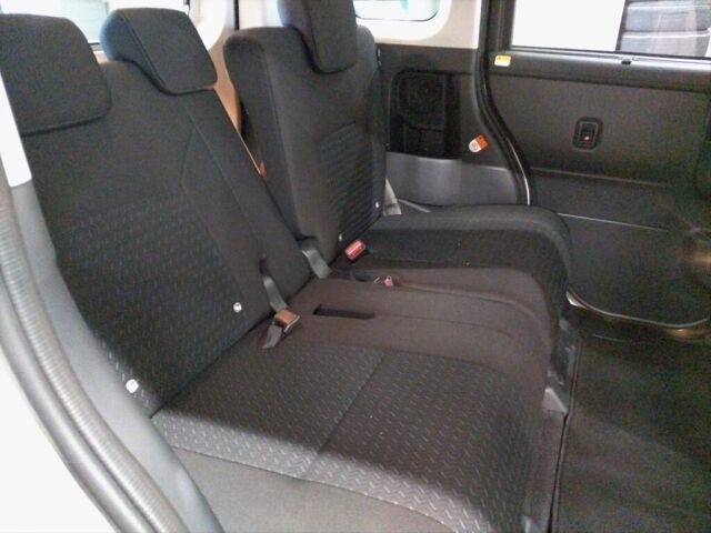 2025 Toyota Roomy カスタムG 4WD auction photo 6