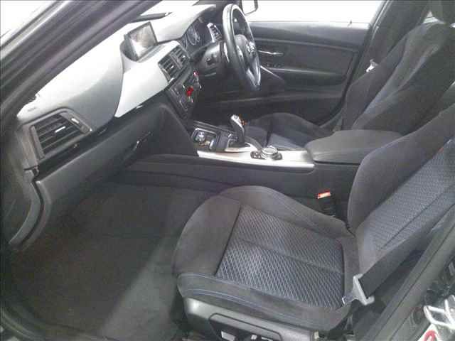 2014 BMW 3 Series 320i Mスポーツ auction photo 3