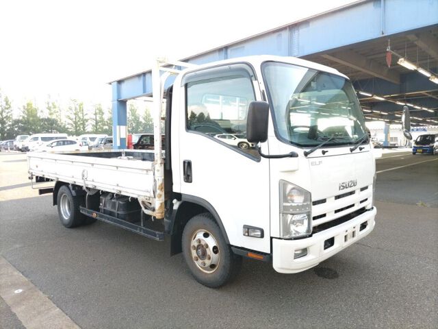 Japan Auction Vehicles 8 2010 Isuzu Elf 4WD auction photo