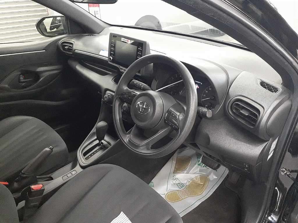 2023 Toyota Yaris X スマートエントリーパッケージ auction photo 9