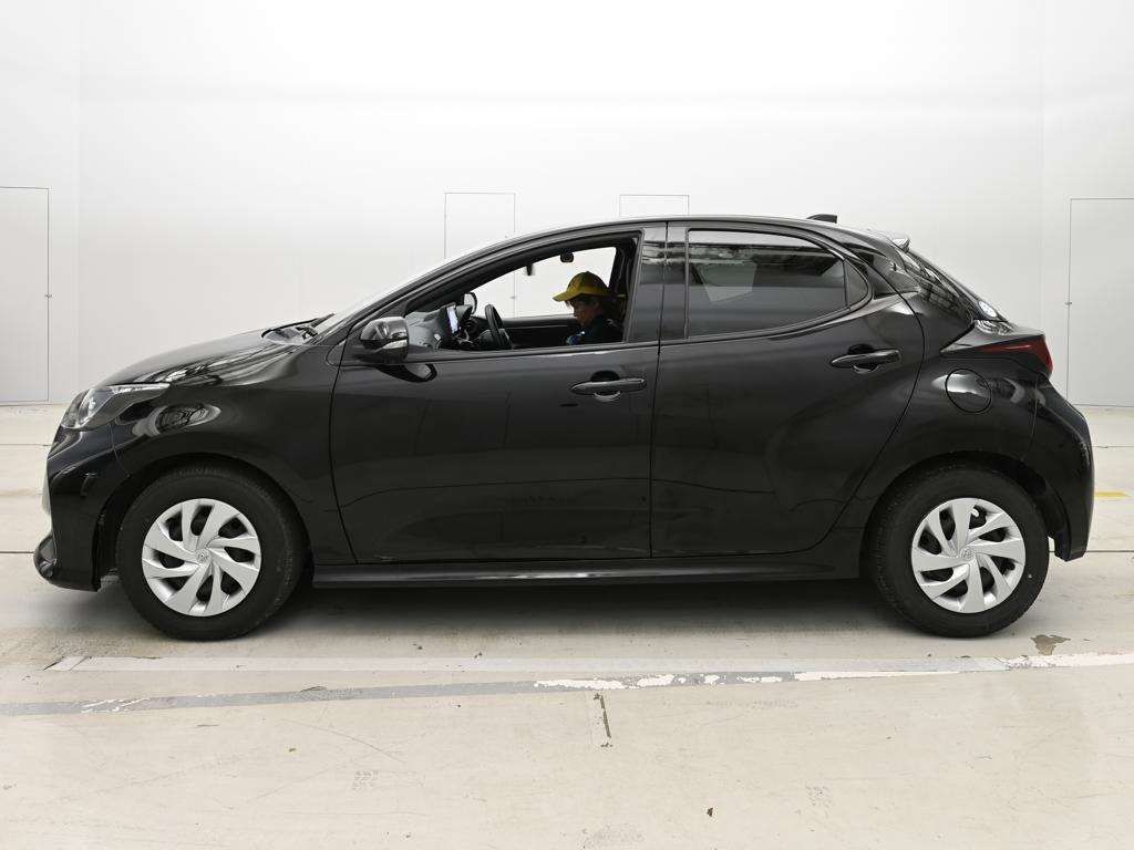 2023 Toyota Yaris X スマートエントリーパッケージ auction photo 4