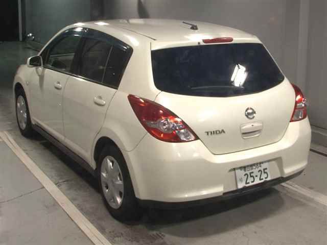 2011 Nissan ティーダ 15M auction photo 2