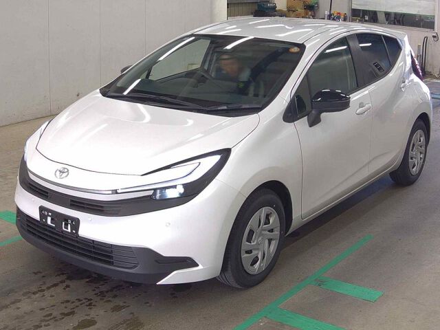 2025 Toyota Aqua U auction photo 4