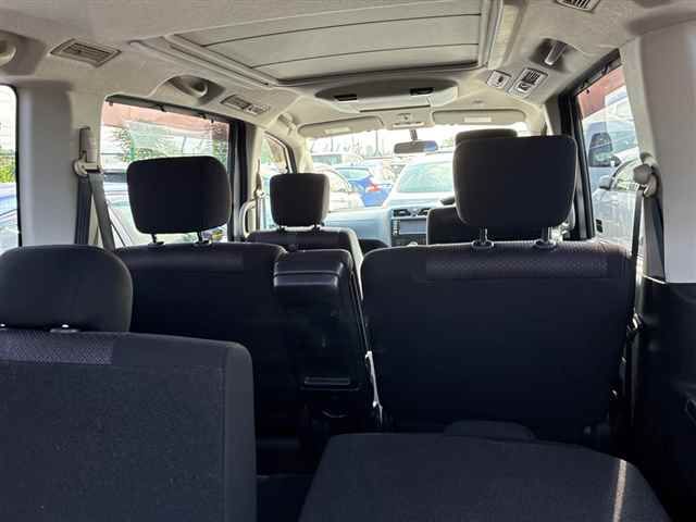 2010 Nissan Serena auction photo 9