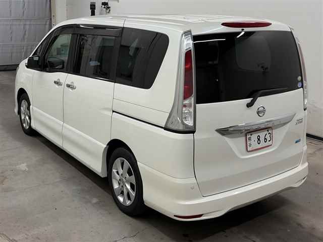 2010 Nissan Serena auction photo 2