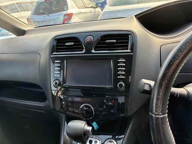 2010 Nissan Serena auction photo 6