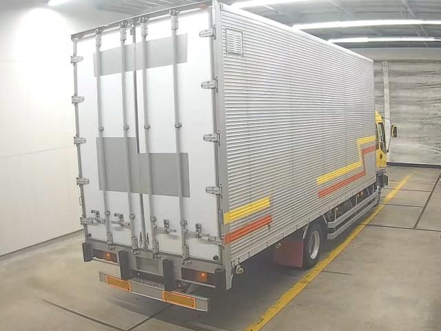 2004 Isuzu Forward Van auction photo 2