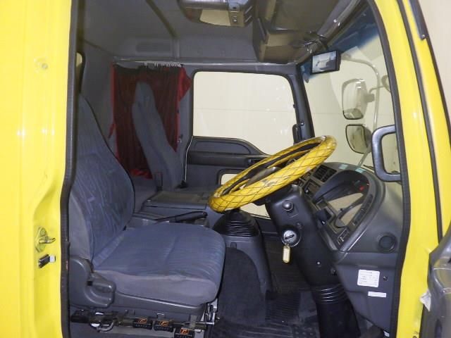 2004 Isuzu Forward Van auction photo 6