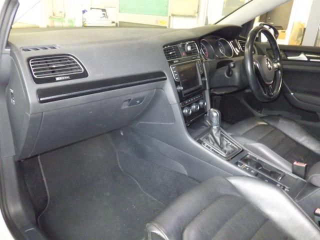 2015 Volkswagen VW ゴルフ TSIハイライン BMT auction photo 2
