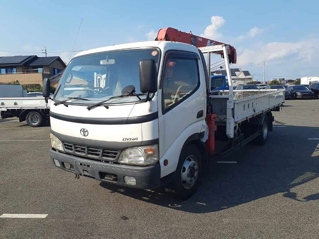 2004 Toyota Dyna Japan auction vehicle