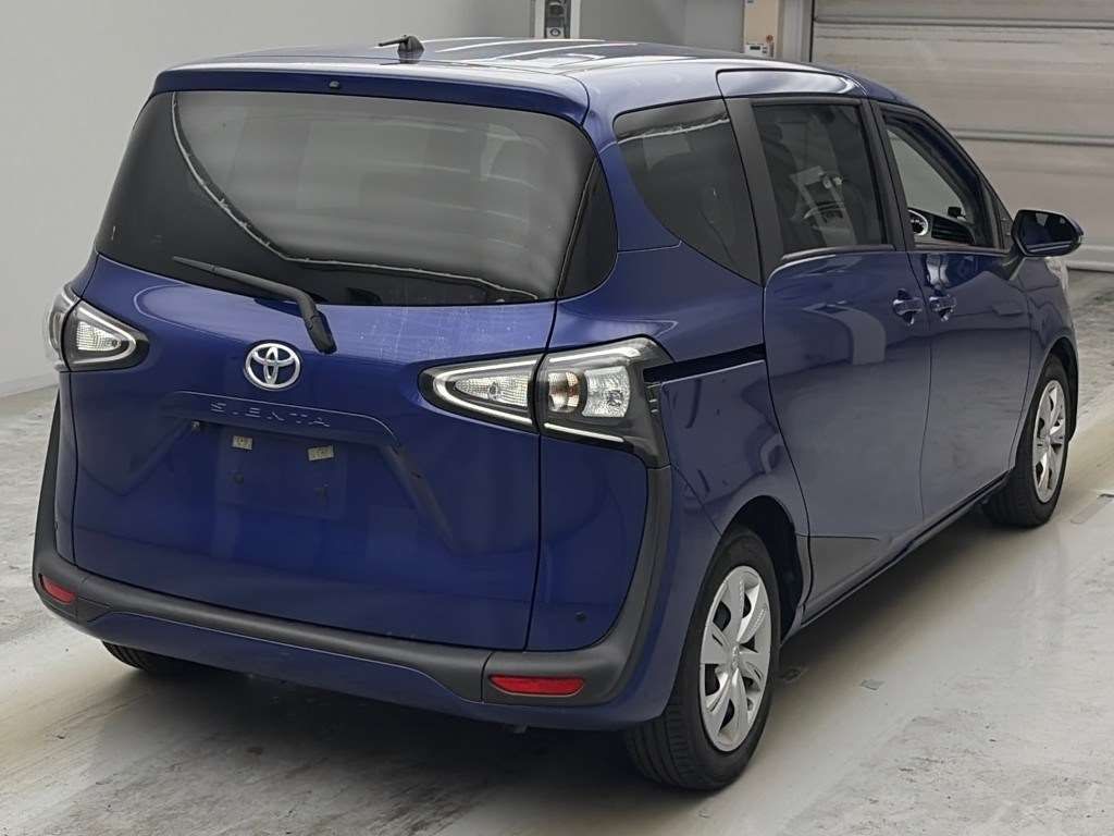 2022 Toyota Sienta X auction photo 2