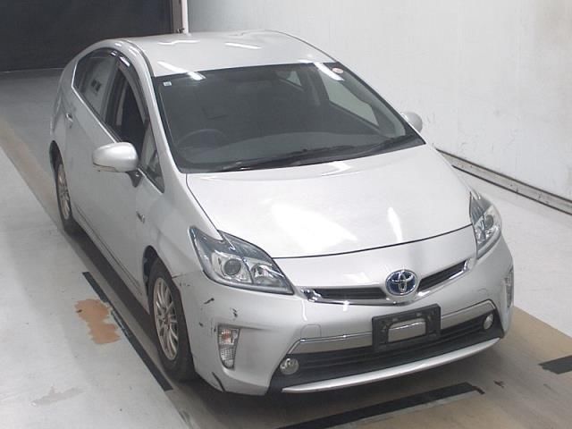 2015 Toyota Prius PHEV S Japan auction vehicle