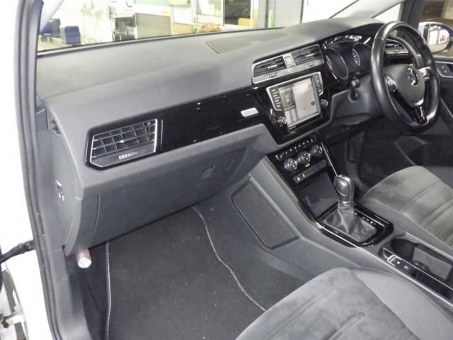 2016 Volkswagen VW ゴルフ トゥーランTSI ハイライン auction photo 2