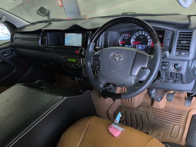 2015 Toyota Hiace L Super GL Dark 4WD auction photo 6