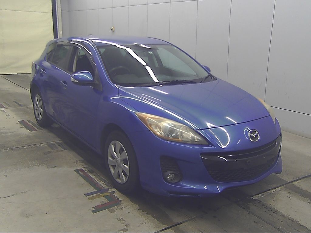 Japan Auction Vehicles 10 2013 Mazda アクセラ スポーツワゴン 20C Skyactiv auction photo