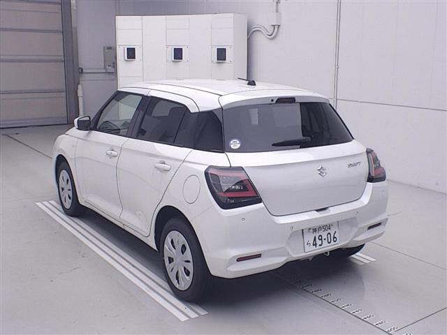 2024 Suzuki Swift XG auction photo 2