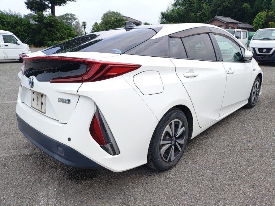 2018 Toyota Prius PHEV auction photo 2