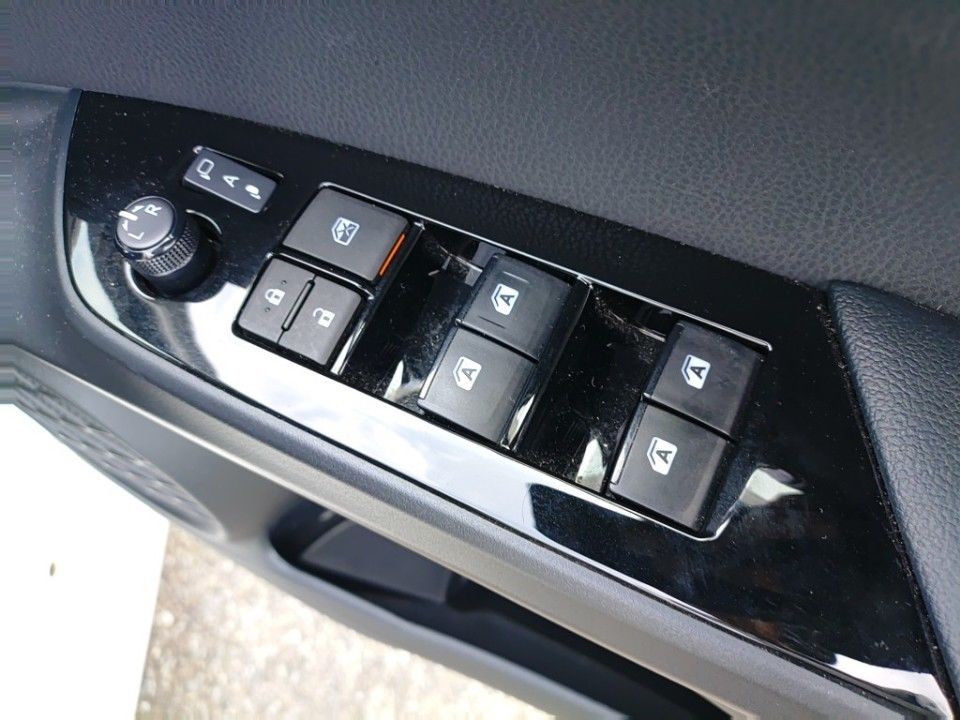 2018 Toyota Prius PHEV auction photo 14
