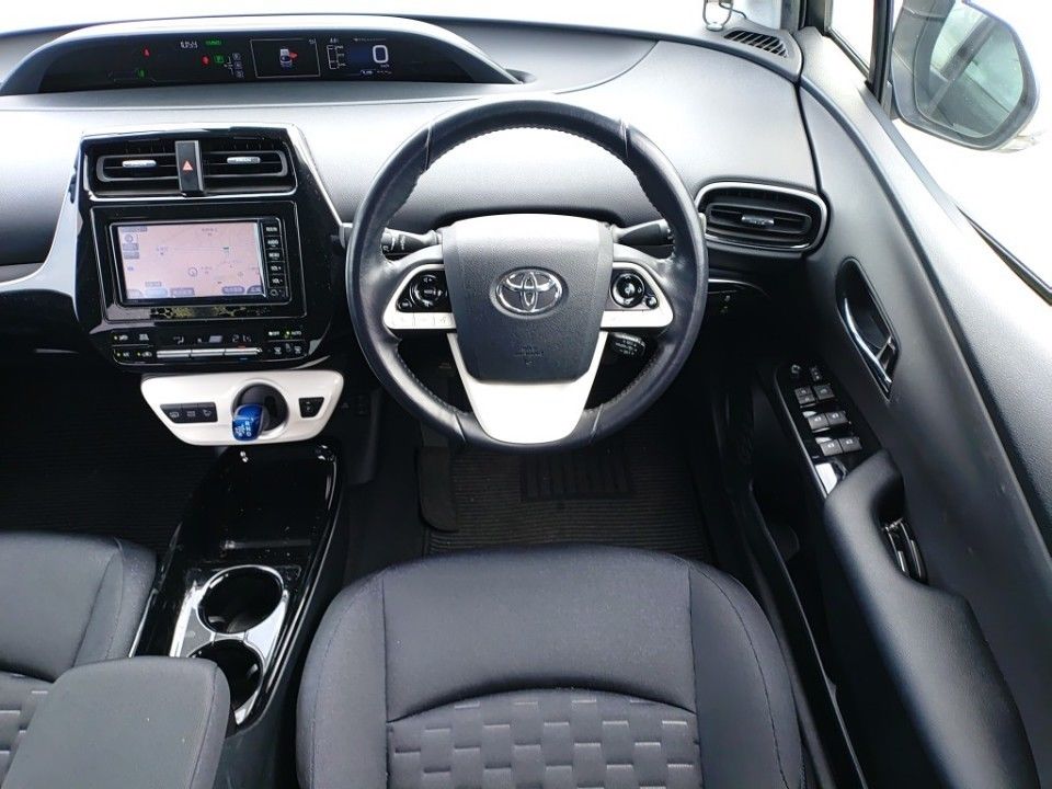 2018 Toyota Prius PHEV auction photo 3