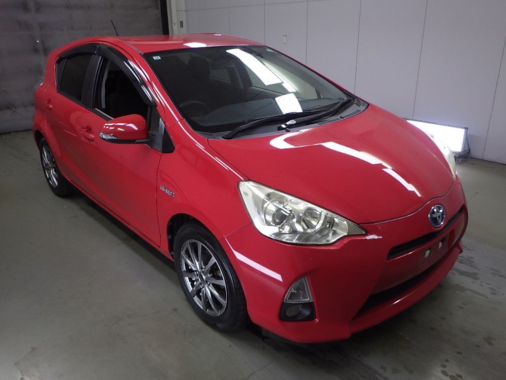 2013 Toyota Aqua G Japan auction vehicle