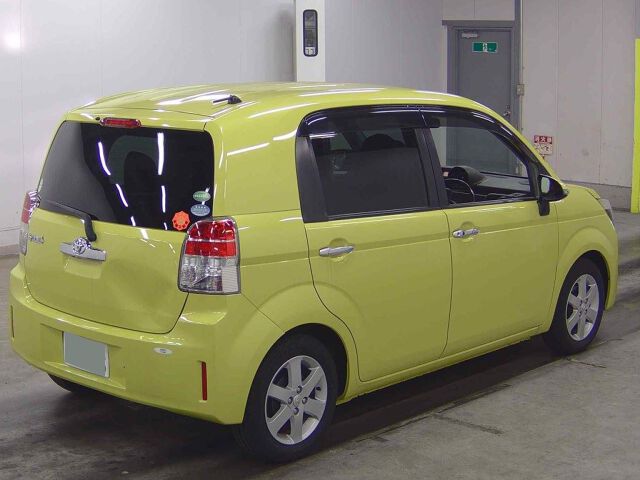 2014 Toyota Spade G auction photo 5