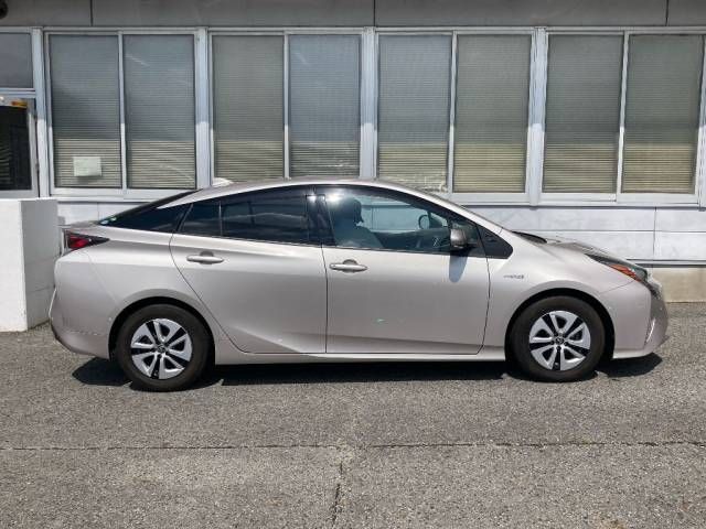 2016 Toyota Prius A auction photo 2