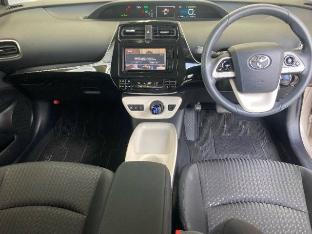 2016 Toyota Prius A auction photo 4