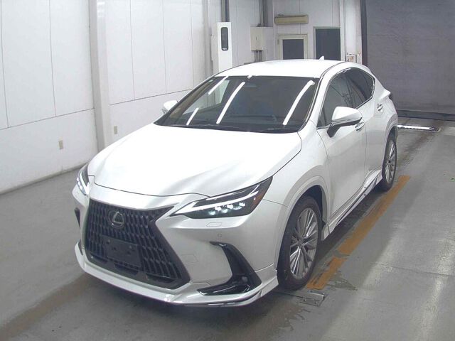 2023 Lexus NX NX350H Version L auction photo 4