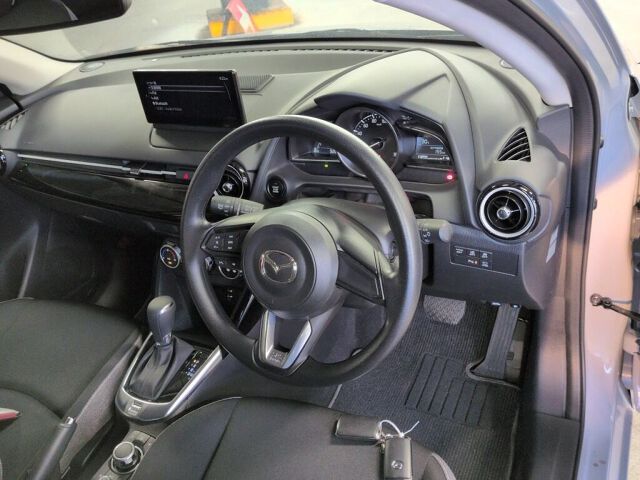2024 Mazda 2 15 BD Mazda Connect auction photo 3
