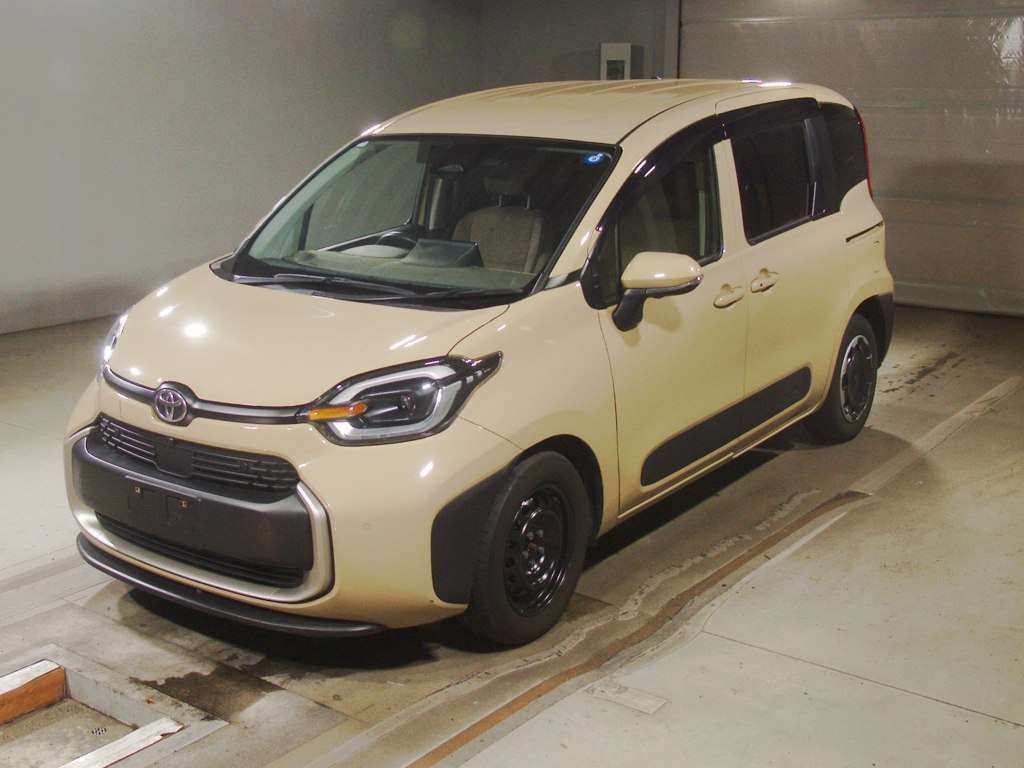 Japan Auction Vehicles 4 2023 Toyota Sienta Z auction photo