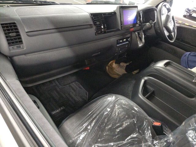 2026 Toyota Hiace Grand Cabin auction photo 3