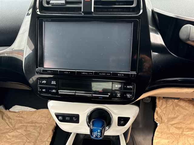 2017 Toyota Prius Aツーリングセレクション auction photo 6
