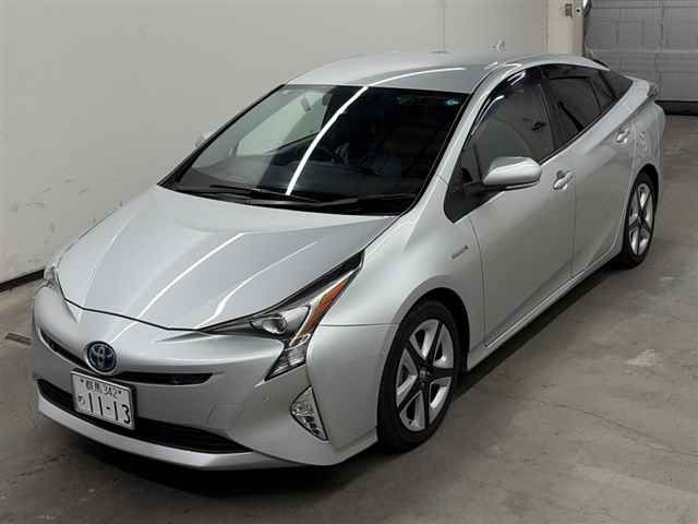 2017 Toyota Prius Aツーリングセレクション auction photo 4