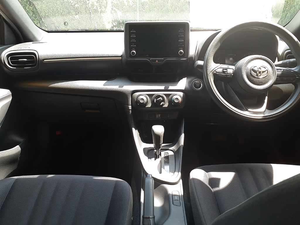 2022 Toyota Yaris X auction photo 11