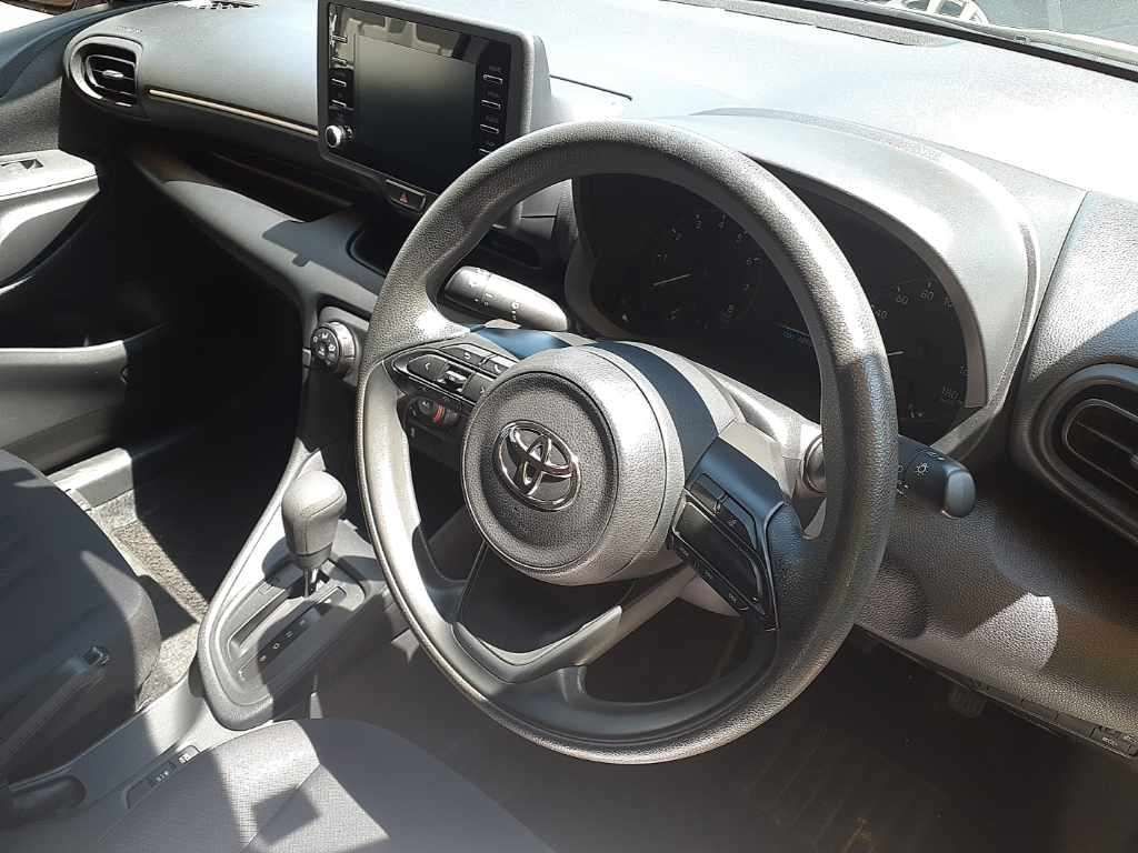 2022 Toyota Yaris X auction photo 9