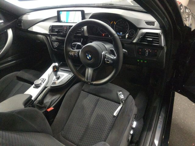 2016 BMW 3 Series 330E M Sport auction photo 3