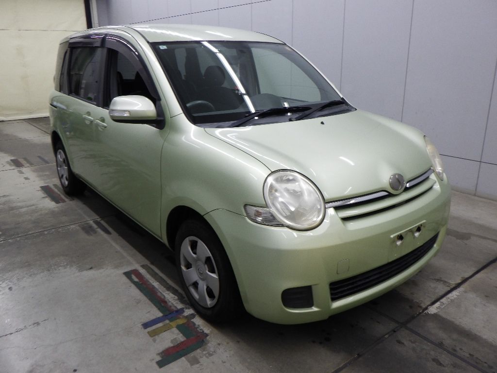 2010 Toyota Sienta X LTD Japan auction vehicle