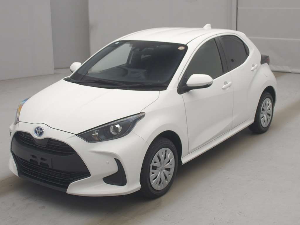 2023 Toyota Yaris ハイブリッドX 4WD Japan auction vehicle