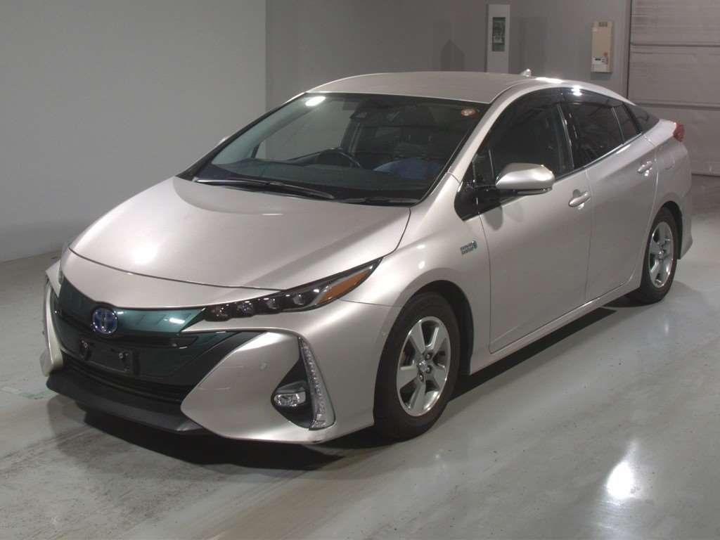 2017 Toyota Prius PHEV A Japan auction vehicle