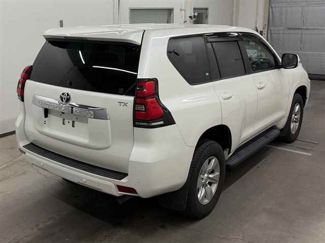 2022 Toyota Land Cruiser Prado TX L Package 4WD auction photo 5