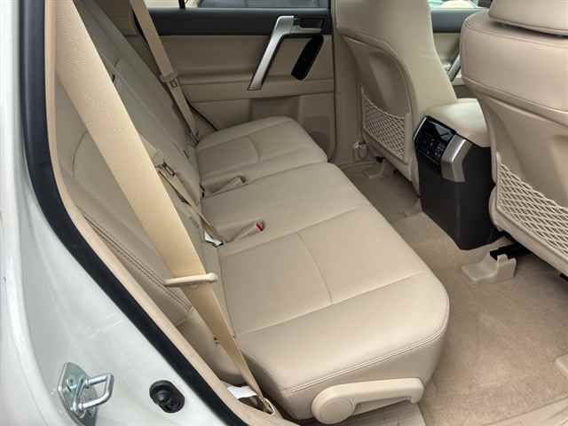 2022 Toyota Land Cruiser Prado TX L Package 4WD auction photo 7