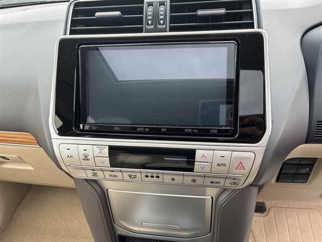 2022 Toyota Land Cruiser Prado TX L Package 4WD auction photo 6