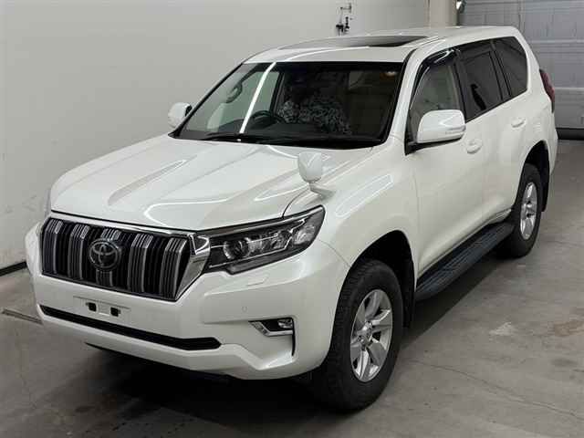 2022 Toyota Land Cruiser Prado TX L Package 4WD auction photo 4