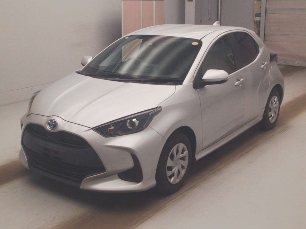 2021 Toyota Yaris Hybrid X Japan auction vehicle