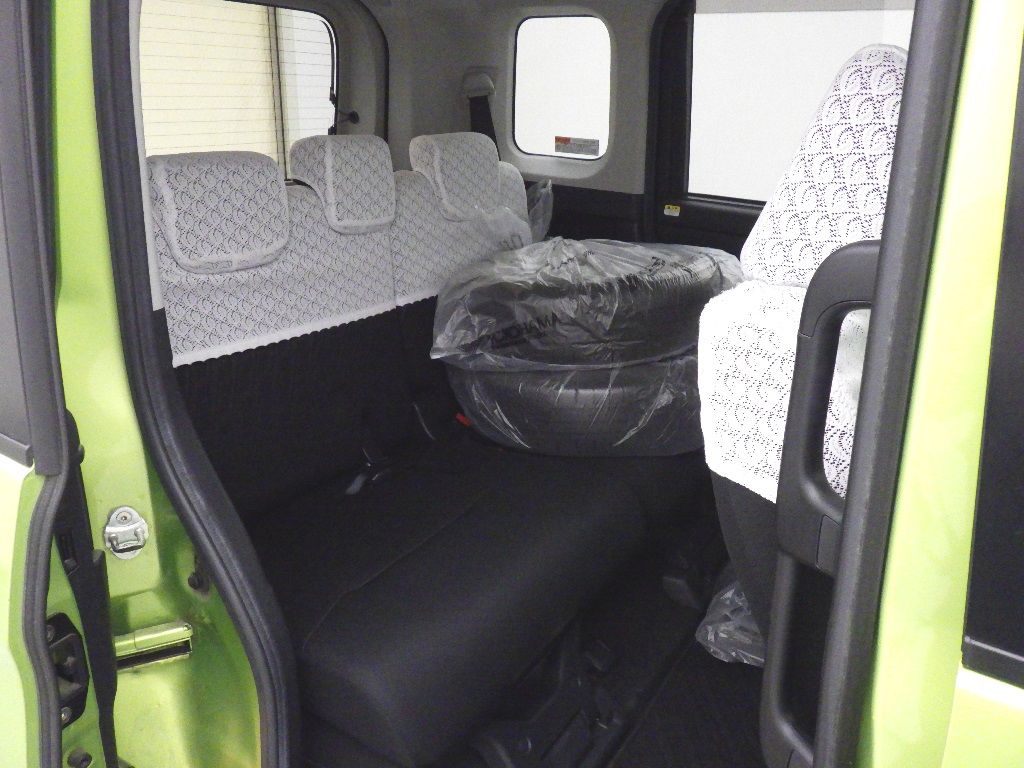 2017 Toyota Roomy 4WD カスタムG S auction photo 7