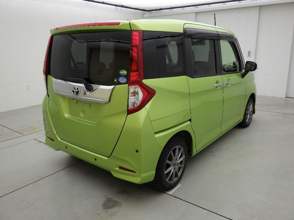 2017 Toyota Roomy 4WD カスタムG S auction photo 2