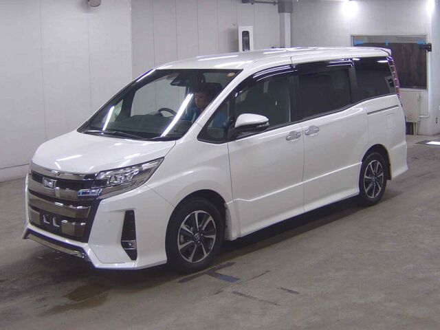 2019 Toyota Noah SI WXB 2 auction photo 4