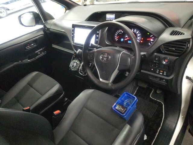 2019 Toyota Noah SI WXB 2 auction photo 3