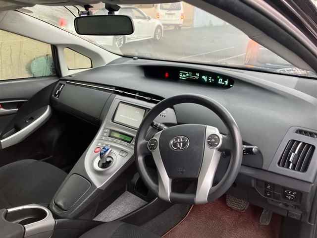 2013 Toyota Prius S auction photo 3