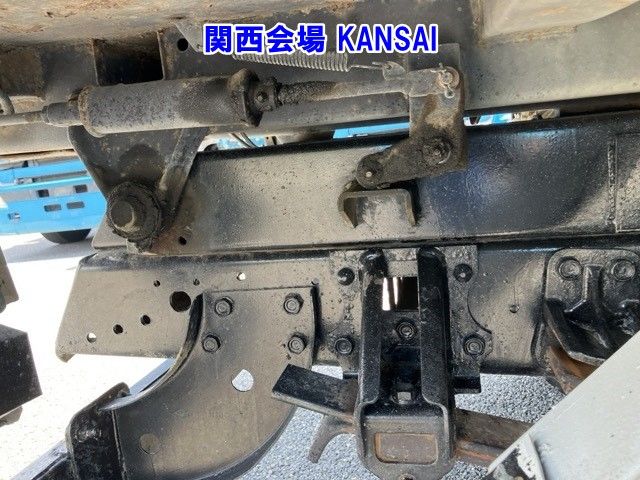 2012 Isuzu Forward dump auction photo 11
